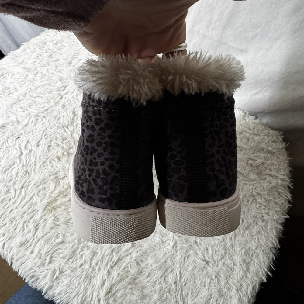 Boutique By Corkys Shoes Womens Size 10 Leopard High Tops Lace Up Sneakers - Picture 3 of 6
